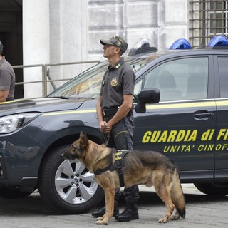 Polizia, controlli a tappeto a De Ferrari: 62 identificati, un arresto e una denuncia