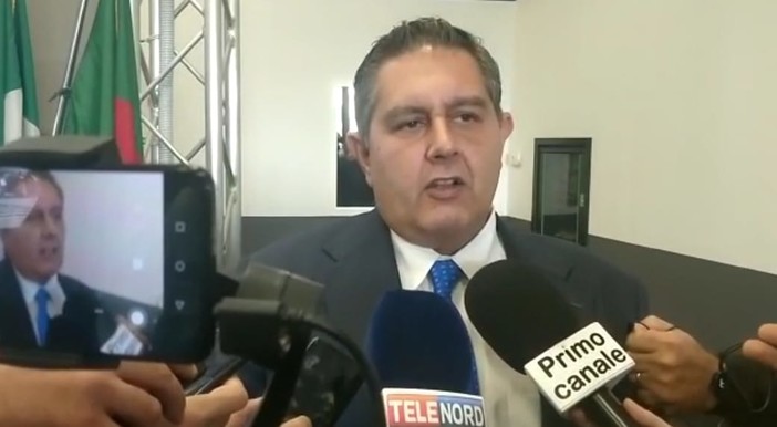 Divieto di manifestazioni in Liguria come a Trieste? Toti: "Al momento non ce n'è bisogno, ma non lo escludo" Divieto di manifestazioni in Liguria come a Trieste? Toti: "Al momento non ce n'è bisogno, ma non lo escludo"