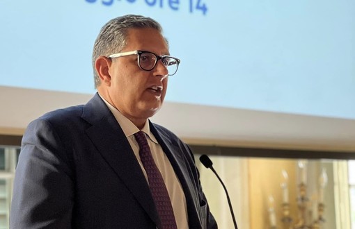 Inchiesta Liguria: ancora attesa per Toti davanti a pm, Signorini potrebbe chiedere attenuazione misura carcere