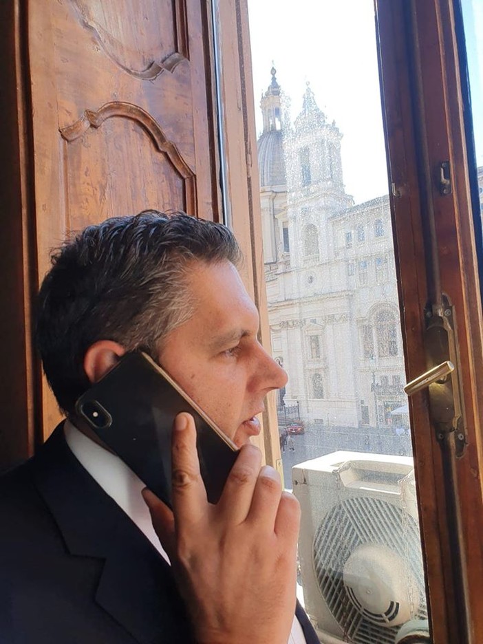 Scuole chiuse, Toti: "Unica scelta percorribile, ma subito aiuti per minimizzare disagi alle famiglie"