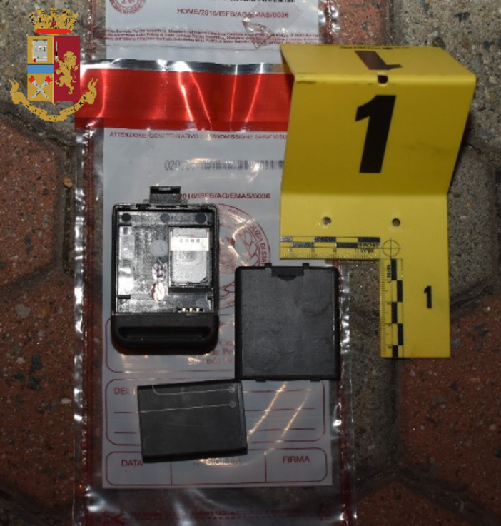 Perseguita la ex-compagna e le installa un gps nell'auto: denunciato