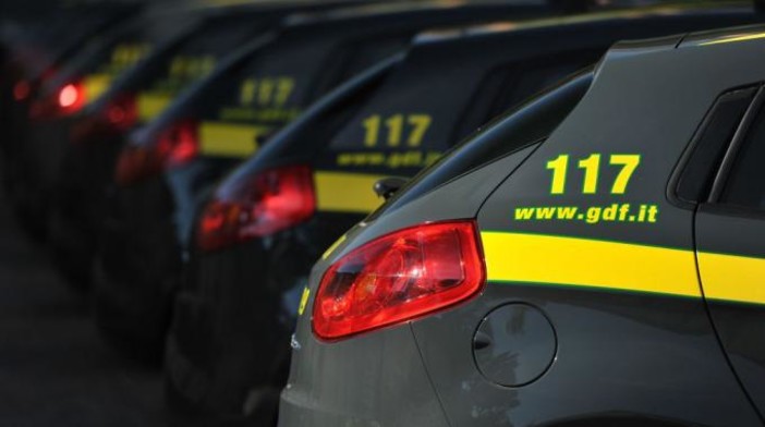 Sgominata organizzazione criminale attiva nel contrabbando di gasolio per autotrazione, veniva stoccato a Vado Ligure Sgominata organizzazione criminale attiva nel contrabbando di gasolio per autotrazione, veniva stoccato a Vado Ligure