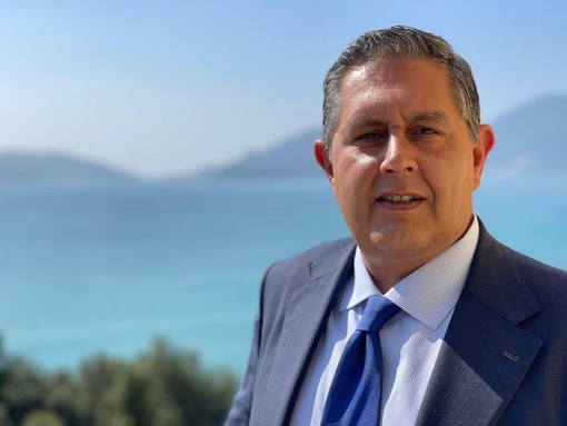 Governo, Toti: "I Cinque Stelle si dimostrano un partito irresponsabile" Governo, Toti: "I Cinque Stelle si dimostrano un partito irresponsabile"