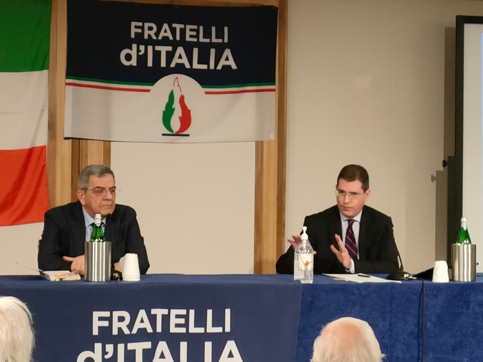 Per il ciclo "Interviste d'Autore" Giuseppe Murolo ha incontrato Daniele Capezzone (Video) Per il ciclo "Interviste d'Autore" Giuseppe Murolo ha incontrato Daniele Capezzone (Video)