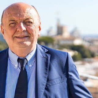 Parte il bando per le comunità energetiche, il Ministro Pichetto Fratin al nostro giornale: "Obiettivo 15-20mila realtà in tutta Italia"