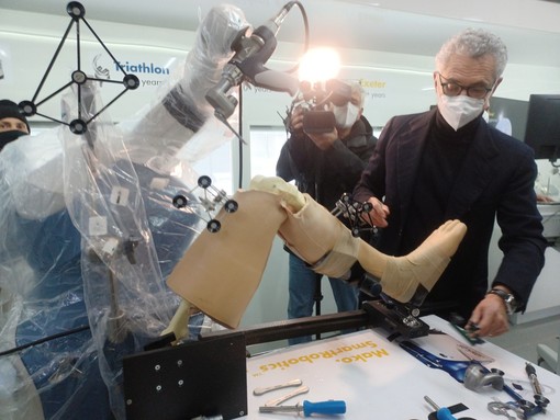 All'ospedale Galliera di Genova il futuro della robotica oropedica: ecco il braccio robotico