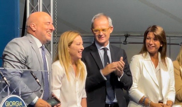Elezioni politiche, Giorgia Meloni a Genova: "Con me l'Italia sarà rispettata nel mondo, recuperiamo il rapporto tra politica e cittadini" (Foto e video) Elezioni politiche, Giorgia Meloni a Genova: "Con me l'Italia sarà rispettata nel mondo, recuperiamo il rapporto tra politica e cittadini" (Foto e video)