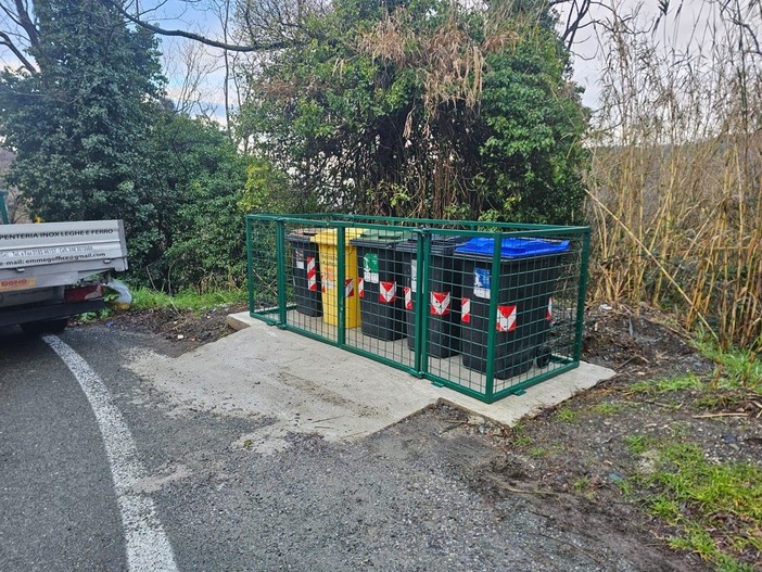 Sestri Levante, concluso l'intervento di ingabbiatura delle isole ecologiche collinari