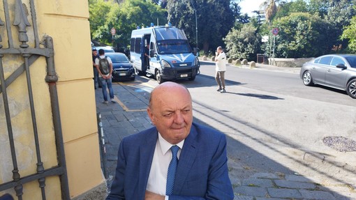 Il ministro all'ambiente a Genova: "Depositi chimici? Mi auguro siano celeri" Il ministro all'ambiente a Genova: "Depositi chimici? Mi auguro siano celeri"