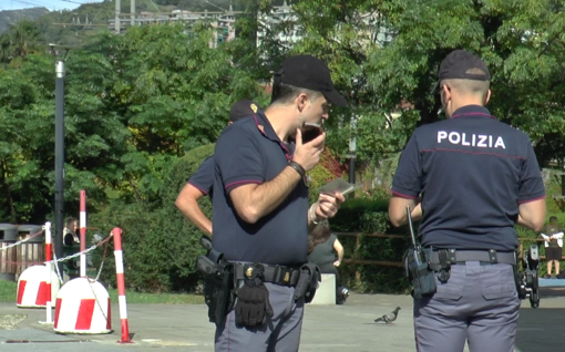Controlli nel ponente tra Cornigliano, Sampierdarena e Bolzaneto: sequestrata droga nascosta nelle aiuole Controlli nel ponente tra Cornigliano, Sampierdarena e Bolzaneto: sequestrata droga nascosta nelle aiuole