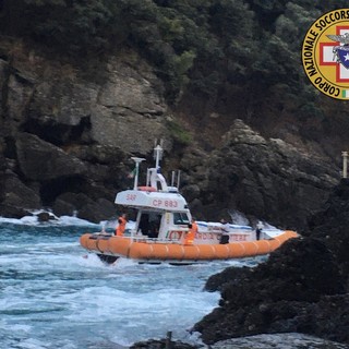 Pieve Ligure, ritrovato un corpo in mare. Continuano le ricerche per l’altro ragazzo disperso (Video)