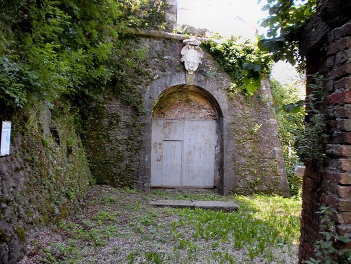 Terra di Nessuno, gli attivisti occupano l'ex batteria di Granarolo