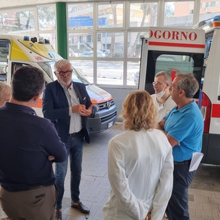 L'assessore Gratarola nei pronto soccorso: "A ottobre più posti al Galliera e nuova struttura al San Martino"