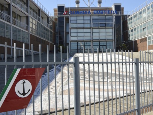 Violazioni sul riciclaggio, nave passeggeri fermata dalla Guardia Costiera a Genova Violazioni sul riciclaggio, nave passeggeri fermata dalla Guardia Costiera a Genova