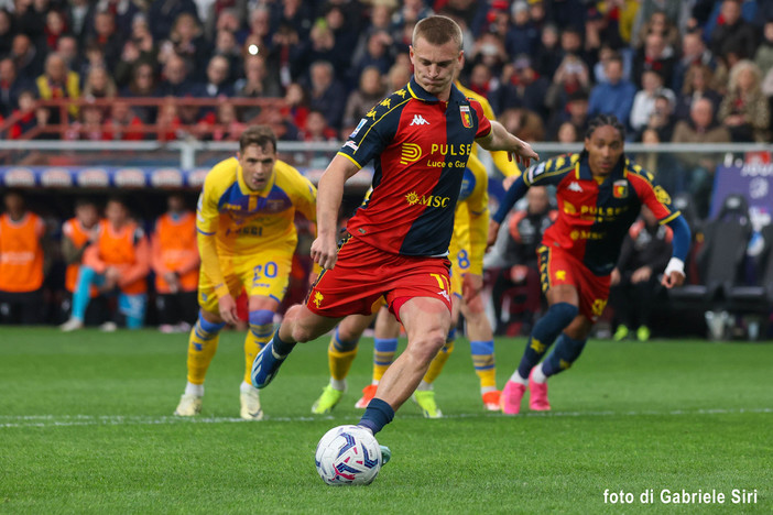 Genoa, Gudmundsson dal dischetto e tanti infortuni. Indigesto l'uovo di Pasqua del Frosinone: è 1-1
