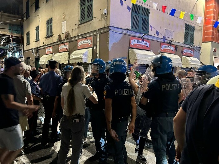 Giornalisti aggrediti: Associazione, Ordine e Gruppo Cronisti incontrano la prefetta Torraco e la questora Burdese Giornalisti aggrediti: Associazione, Ordine e Gruppo Cronisti incontrano la prefetta Torraco e la questora Burdese