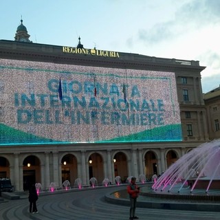 Giornata internazionale dell'infermiere: l'omaggio sul maxischermo della Regione