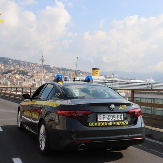 Genova, vendono auto estere ed evadono l'IVA: due arresti Genova, vendono auto estere ed evadono l'IVA: due arresti