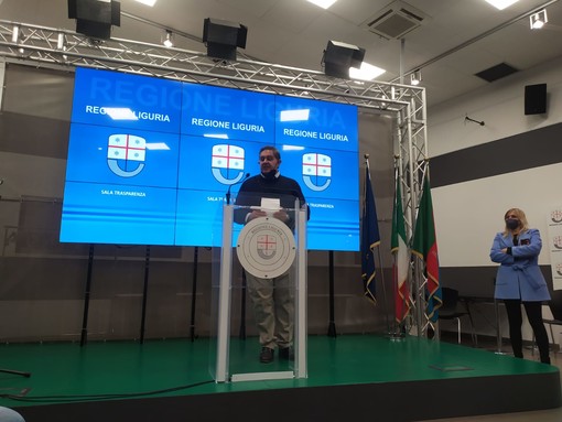 Volano gli stracci nel centrodestra, Toti replica alla Lega: "Pronto alla verifica di maggioranza", e sulla cena con Burlando... (VIDEO)