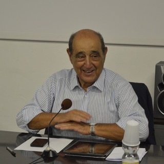 Funerali di Beppe Pericu, il ricordo di Raffaella Paita: "Fu il sindaco che ha fatto rinascere Genova"