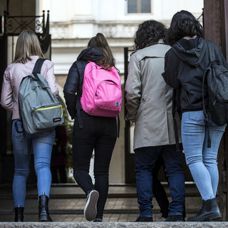 Sicurezza a scuola, il Comune di Genova cerca volontari per fare il &quot;nonno vigile&quot;