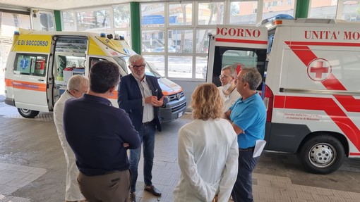 L'assessore Gratarola nei pronto soccorso: "A ottobre più posti al Galliera e nuova struttura al San Martino"