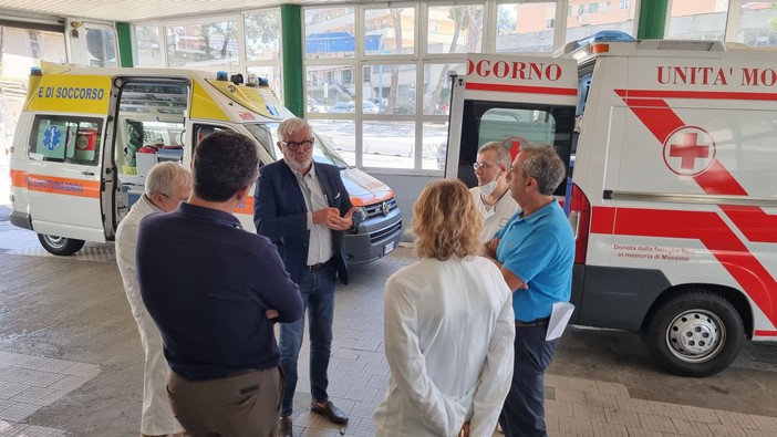 L'assessore Gratarola nei pronto soccorso: "A ottobre più posti al Galliera e nuova struttura al San Martino"