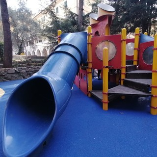 Certosa, riaprono i giardini Ariosto. Piciocchi: "Settimana prossima procedura per i lavori nella scuola"