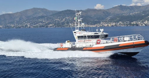 Ferragosto, la Guardia Costiera schiera uomini e mezzi sulle coste della Liguria e sui grandi laghi Ferragosto, la Guardia Costiera schiera uomini e mezzi sulle coste della Liguria e sui grandi laghi