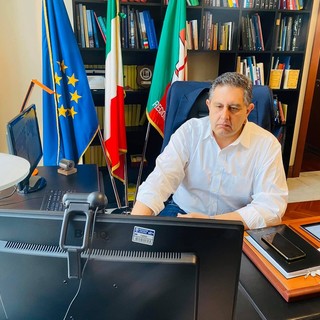 Conferenza delle regioni, attesa per l'elezione del nuovo presidente, Toti: "Un sentito ringraziamento a Bonaccini" Conferenza delle regioni, attesa per l'elezione del nuovo presidente, Toti: "Un sentito ringraziamento a Bonaccini"