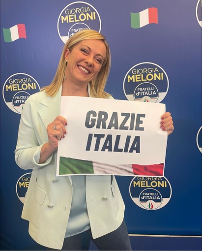 Elezioni, trionfo di Giorgia Meloni: "Questo è il tempo della responsabilità, pronti a risollevare l'Italia" Elezioni, trionfo di Giorgia Meloni: "Questo è il tempo della responsabilità, pronti a risollevare l'Italia"