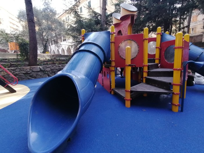 Certosa, riaprono i giardini Ariosto. Piciocchi: "Settimana prossima procedura per i lavori nella scuola" Certosa, riaprono i giardini Ariosto. Piciocchi: "Settimana prossima procedura per i lavori nella scuola"
