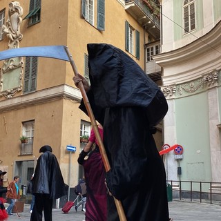 Halloween tra dolcetti, leggende e musica: il centro storico si anima con 'ZenaHalloween'