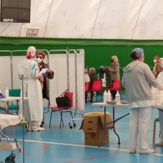 Vaccini ai non registrati nel sistema sanitario ligure, Alisa alle Asl: "Entro il 1° maggio predisporre percorsi per le prenotazioni"