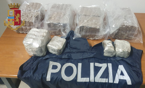 Spacciatore arrestato con 10 kg di hashish