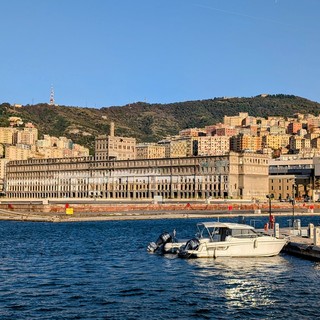 Parcheggio multipiano in Calata Darsena, via libera dal porto: servirà a supportare il progetto di recupero dell’Hennebique Parcheggio multipiano in Calata Darsena, via libera dal porto: servirà a supportare il progetto di recupero dell’Hennebique