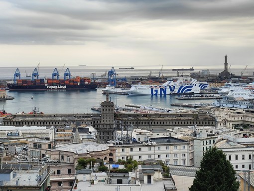 Autorità Portuale, le promesse estive di Rixi e Salvini cadono nel vuoto: la nomina del nuovo presidente è ancora in alto mare Autorità Portuale, le promesse estive di Rixi e Salvini cadono nel vuoto: la nomina del nuovo presidente è ancora in alto mare