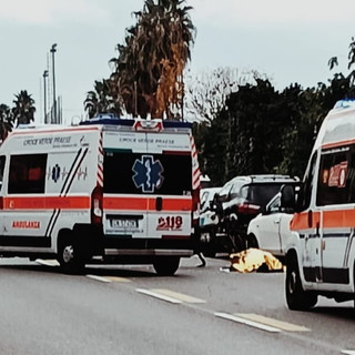 Grave incidente a Pra': centauro perde la vita nello scontro con un’auto Grave incidente a Pra': centauro perde la vita nello scontro con un’auto