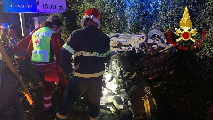 Incidente sull’A12: due ragazzi in rianimazione, il terzo trasferito per intervento maxillo-facciale
