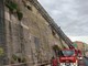 Albero pericolante in via Saffi, intervento dei vigili del fuoco di Genoa sulla Sopraelevata