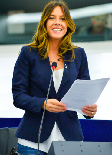 Flash Mob organizzato dalla Lega al Parlamento Europeo esponendo le immagini del presepe Flash Mob organizzato dalla Lega al Parlamento Europeo esponendo le immagini del presepe