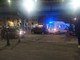 Auto dei carabinieri urta una macchina ferma al semaforo, caos in piazza Cavour (Foto)