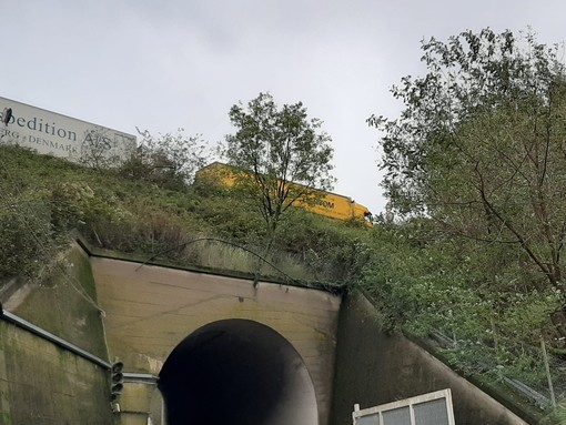 A10, camion in fiamme in galleria all'altezza di Spotorno: si sblocca la circolazione autostradale A10, camion in fiamme in galleria all'altezza di Spotorno: si sblocca la circolazione autostradale