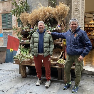 Buon compleanno "I fruttarelli": l'ortofrutta di via San Bernardo festeggia 40 anni di attività (Foto e video)