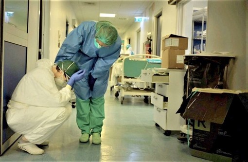 Fondo di solidarietà per gli infermieri: raccolti i primi 3 milioni per i professionisti colpiti dal covid-19