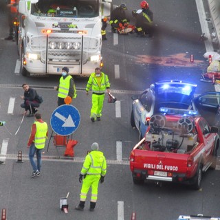 Incidente in A10 a Celle Ligure: donna di 34 anni estratta dalle lamiere della sua auto