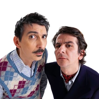 I Soliti Idioti, la comicità grottesca e reale di Biggio e Mandelli fa tappa all’Arena del Mare