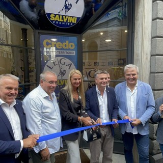 Inaugurato il point della Lega in via XXV Aprile, Rixi: "Lavoriamo per tornare ad avere un paese normale" (Video)