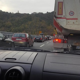 Cantieri sull’Autostrada A10, disagi alla viabilità code e rallentamenti