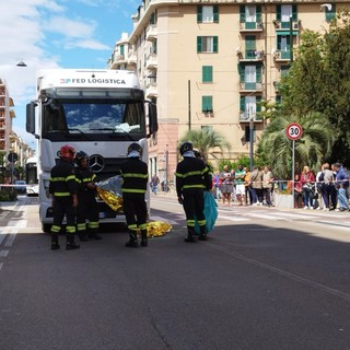 Incidente mortale in via Cornigliano, sequestrati i telefoni del camionista